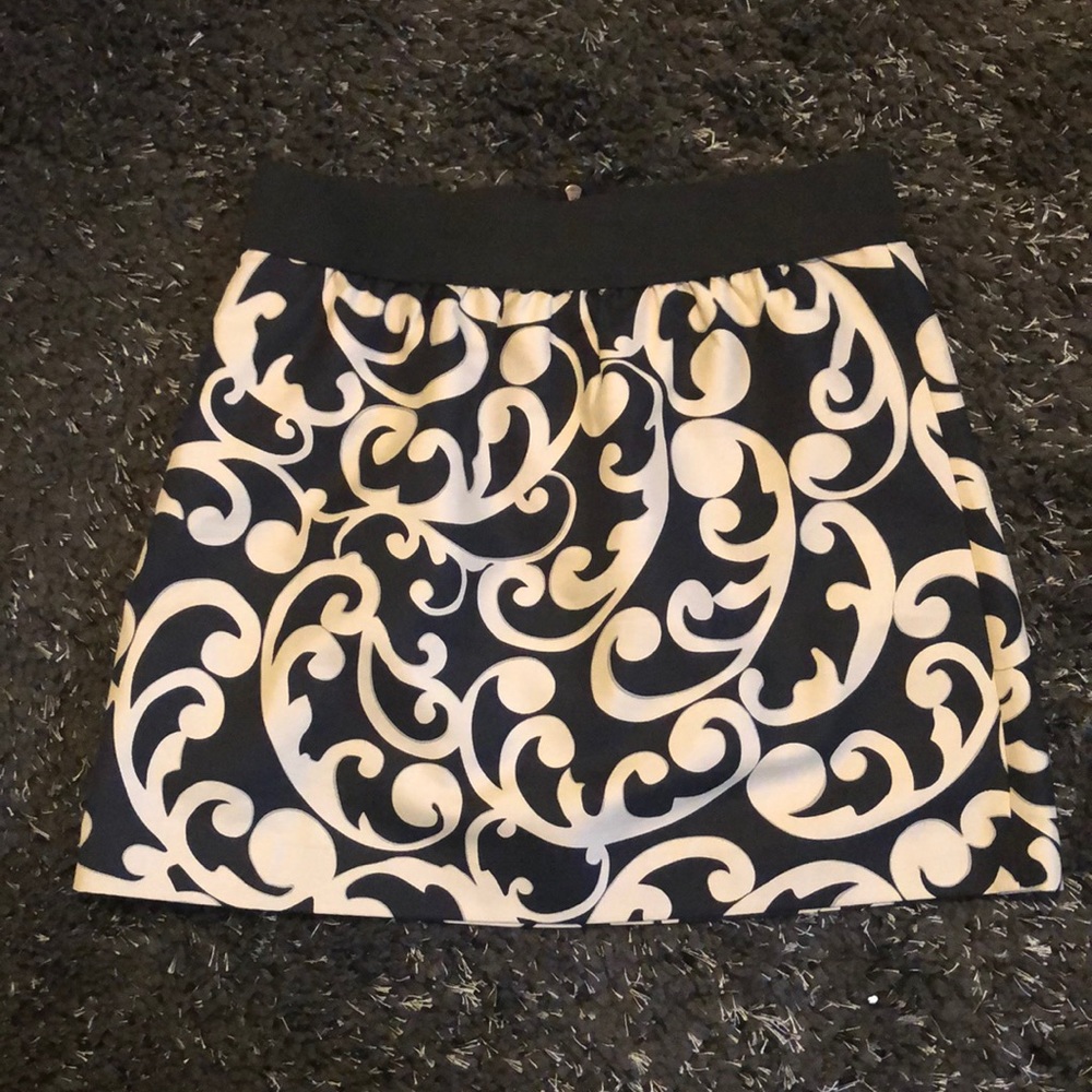 LOFT black and cream patterned skirt